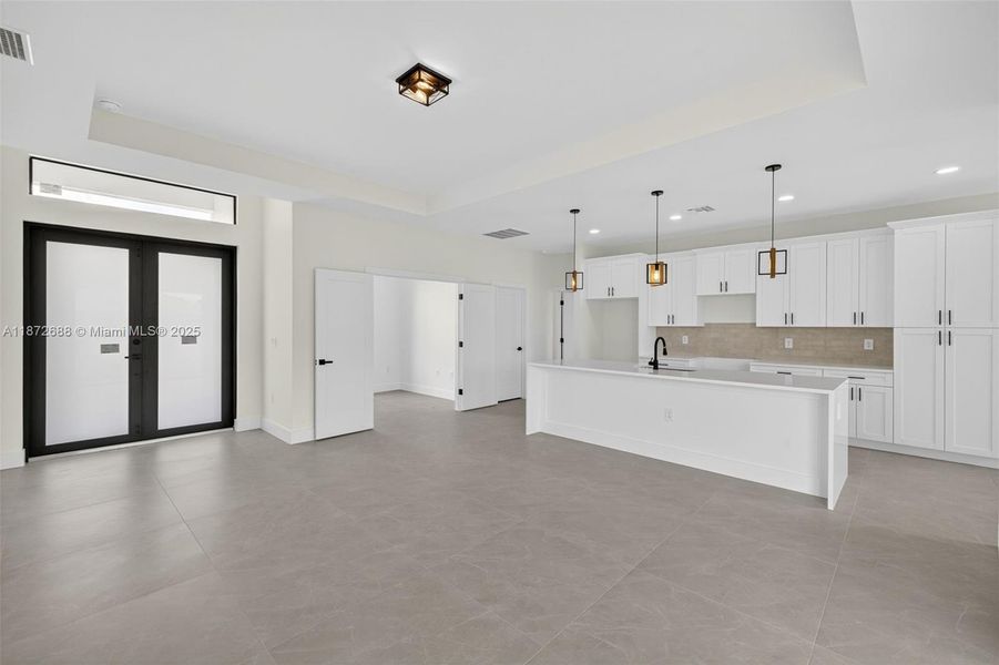 Spacious, unfurnished interior of a new home in , Lehigh Acres (Image 24).