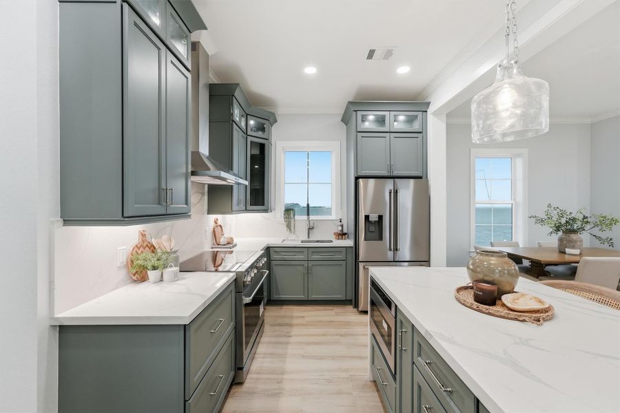 High-end stainless steel Thor appliance package included.