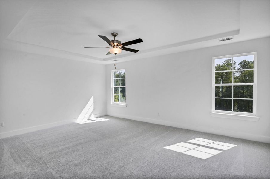 Spacious, unfurnished interior of a new home in Ferry Grove, Lexington (Image 24).