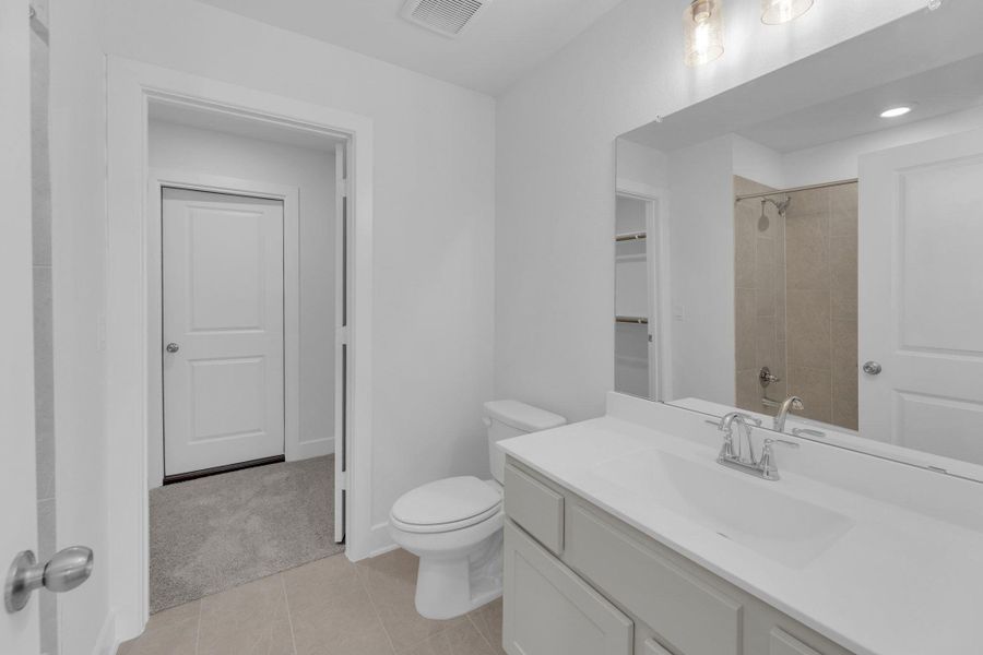 Furnished interior view inside a new home in Nolina - 50', Georgetown (Image 12).