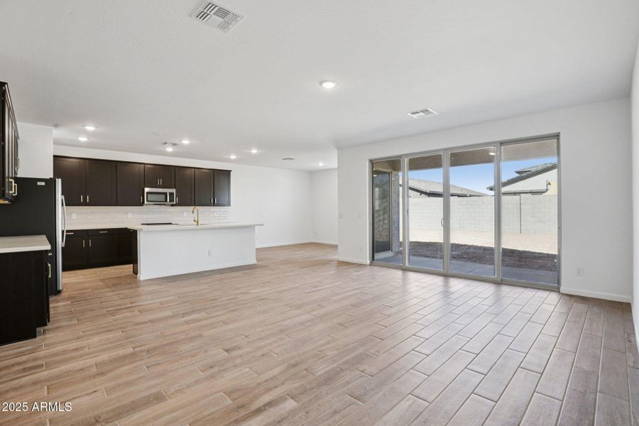 12-web-or-mls-W Brown St-S1810-012