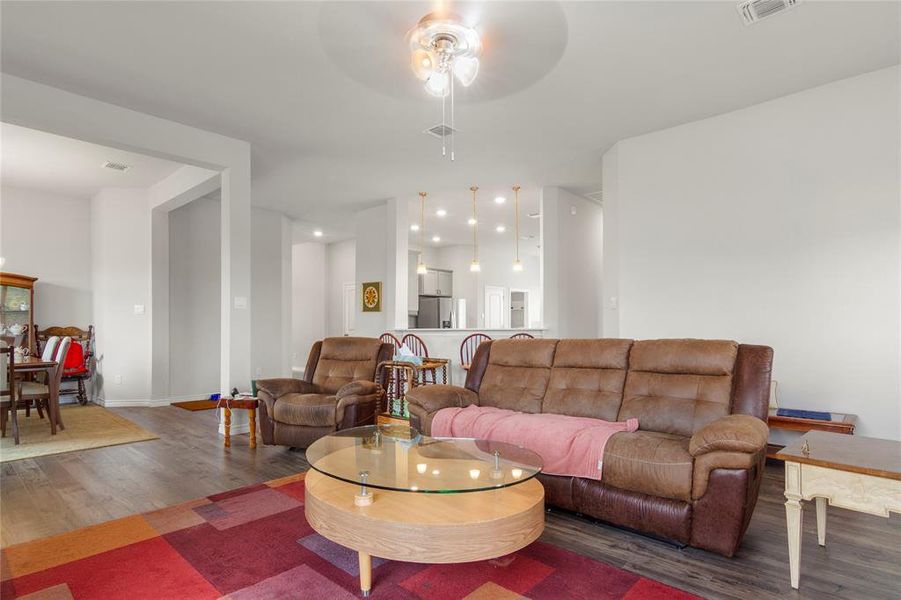 Furnished interior view inside a new home in Saddle Creek, Waco (Image 26).
