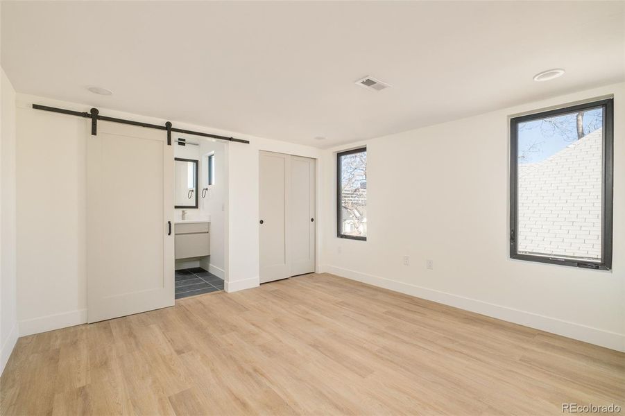 Spacious, unfurnished interior of a new home in , Denver (Image 22).