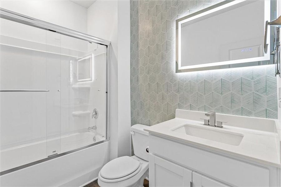 Furnished interior view inside a new home in Alcovy Trace, Lawrenceville (Image 7).