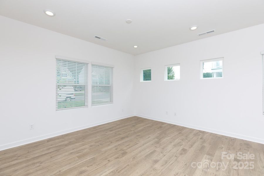 Spacious, unfurnished interior of a new home in , Charlotte (Image 15).