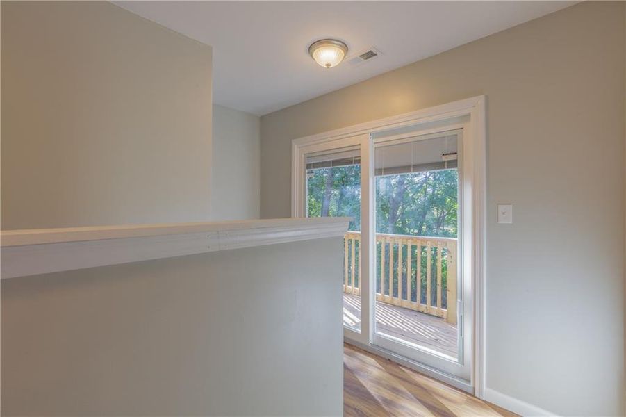 Spacious, unfurnished interior of a new home in , Menlo (Image 21).