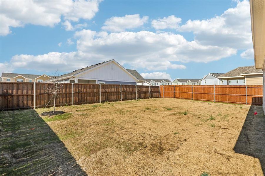 Exterior details and patio area of a home in Hickory Hill, Sherman (Image 26).