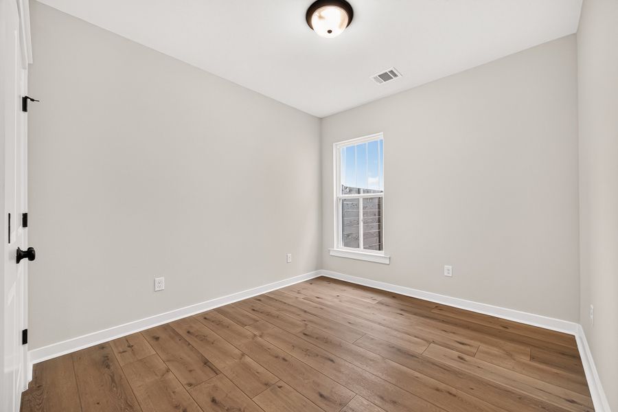 Spacious, unfurnished interior of a new home in Two Step Farm, Montgomery (Image 26).