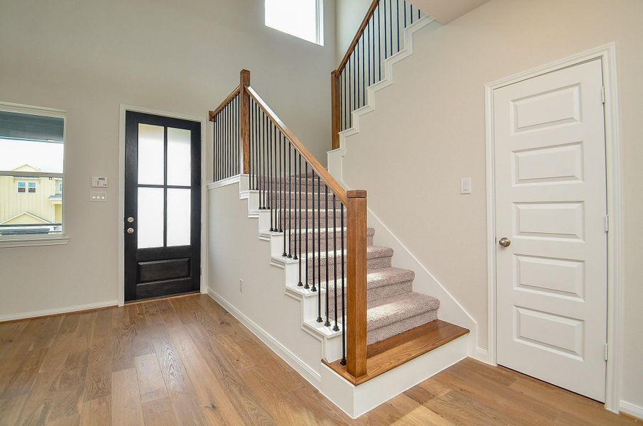 Step into this gorgeous entryway. Step into this gorgeous entryway.