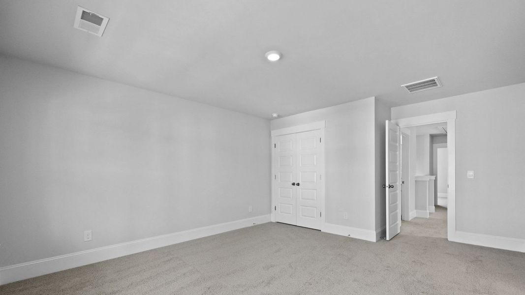 Spacious, unfurnished interior of a new home in Rivers Reach, Yemassee (Image 26).