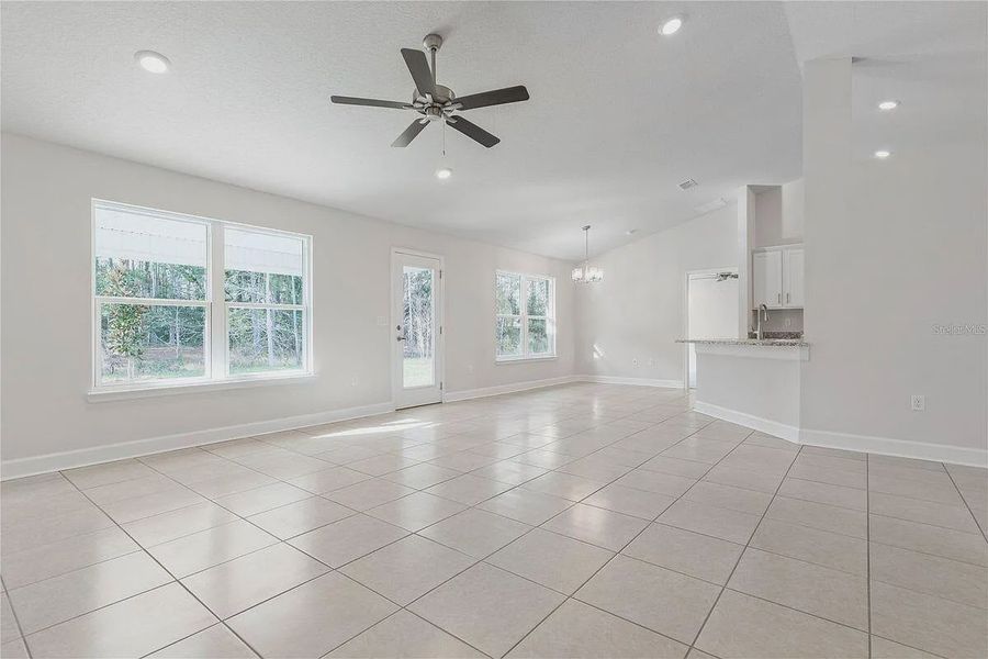 Spacious, unfurnished interior of a new home in Bayshore, Port St. Lucie (Image 8).