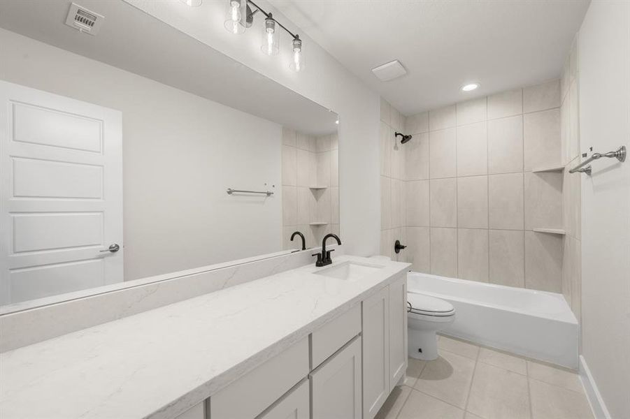 Furnished interior view inside a new home in The Retreat - Phase 1, Waxahachie (Image 11).