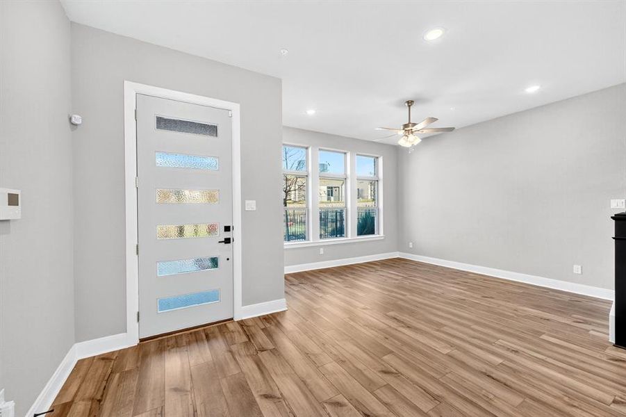 Spacious, unfurnished interior of a new home in Hillside at Las Colinas, Irving (Image 27).