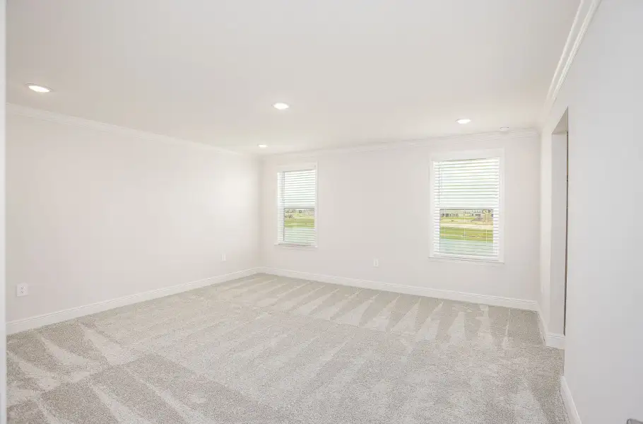 Spacious, unfurnished interior of a new home in Malabar Springs, Palm Bay (Image 55).