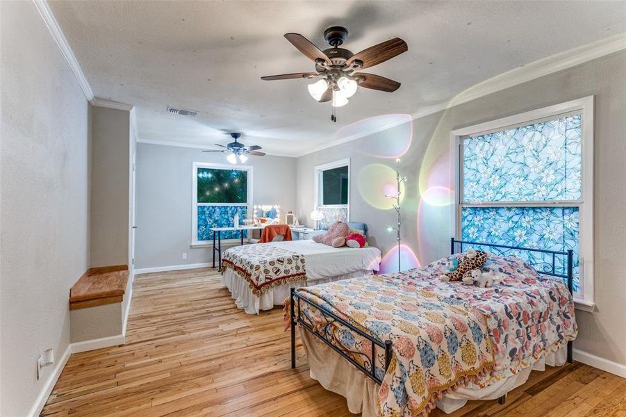 Furnished interior view inside a new home in , Weatherford (Image 11).