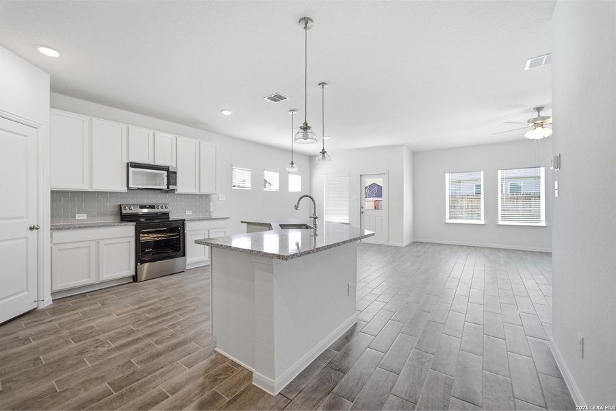Furnished interior view inside a new home in Laurel Vistas, San Antonio (Image 6).