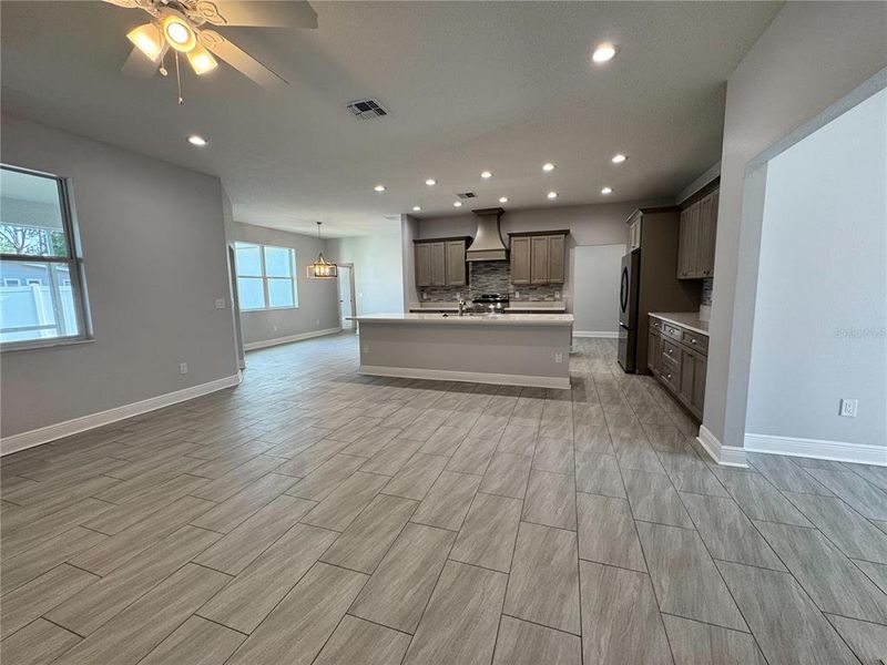 Spacious, unfurnished interior of a new home in , Dade City (Image 45).