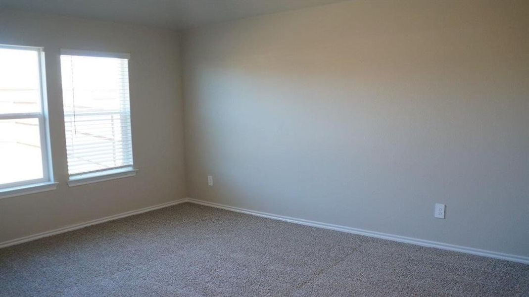 Spacious, unfurnished interior of a new home in Lonestar at Liberty Trails, Fort Worth (Image 11).