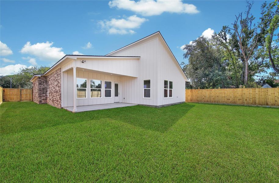 Exterior details and patio area of a home in , Houston (Image 1). Exterior details and patio area of a home in , Houston (Image 1).