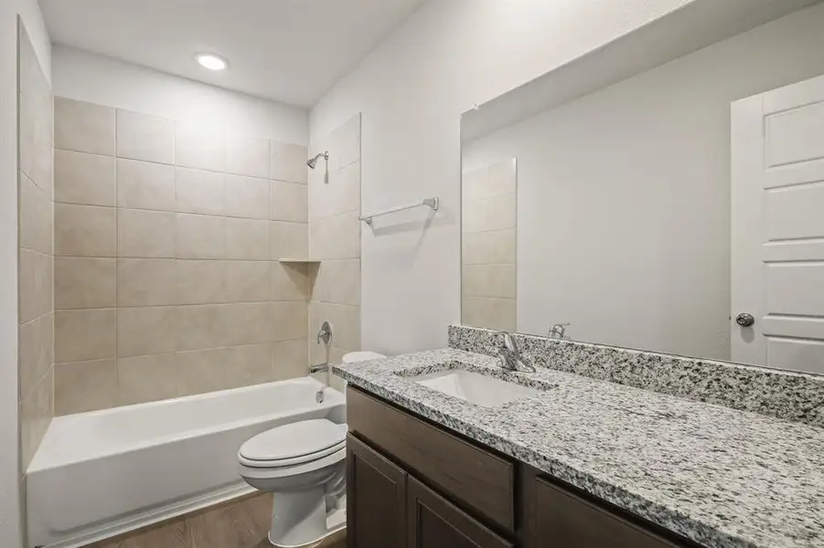 Furnished interior view inside a new home in Sycamore Landing, Fort Worth (Image 7). Furnished interior view inside a new home in Sycamore Landing, Fort Worth (Image 7).