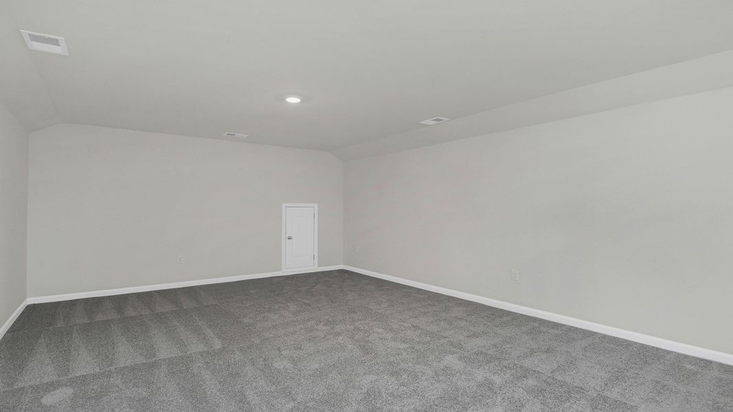 Spacious, unfurnished interior of a new home in Sease's Pond, Gilbert (Image 35).