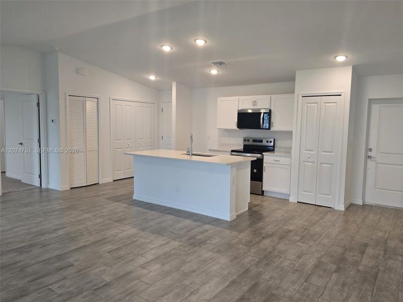Furnished interior view inside a new home in , Cape Coral (Image 14).