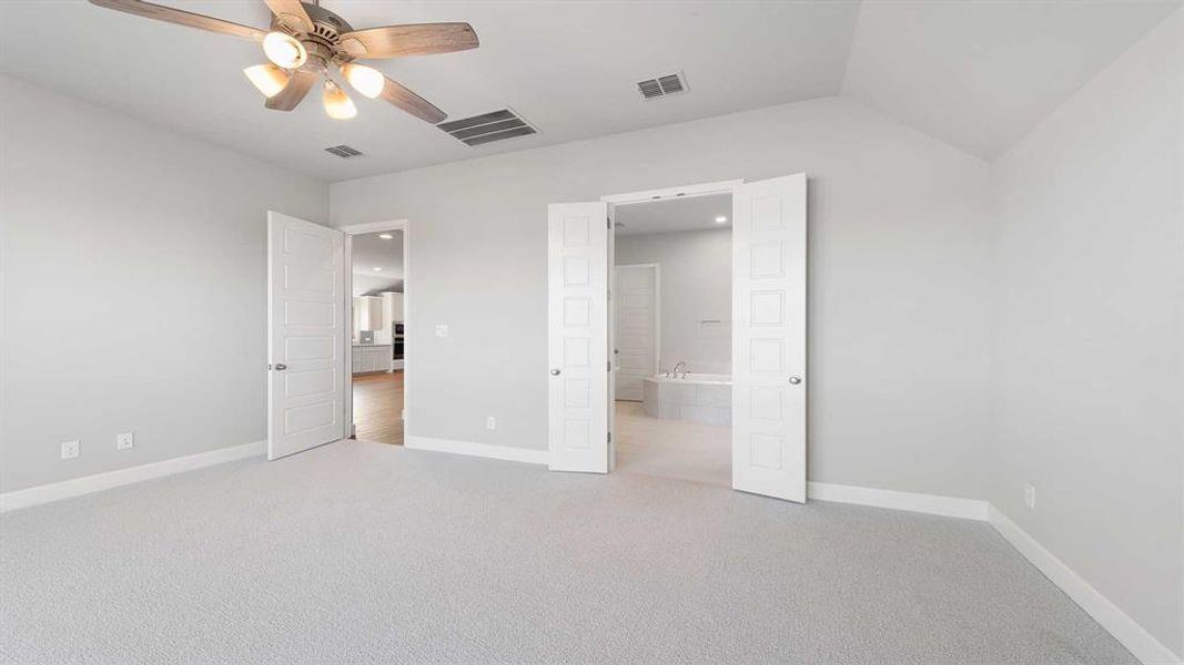 Spacious, unfurnished interior of a new home in Devonshire - Reserve 50', Forney (Image 20). Spacious, unfurnished interior of a new home in Devonshire - Reserve 50', Forney (Image 20).