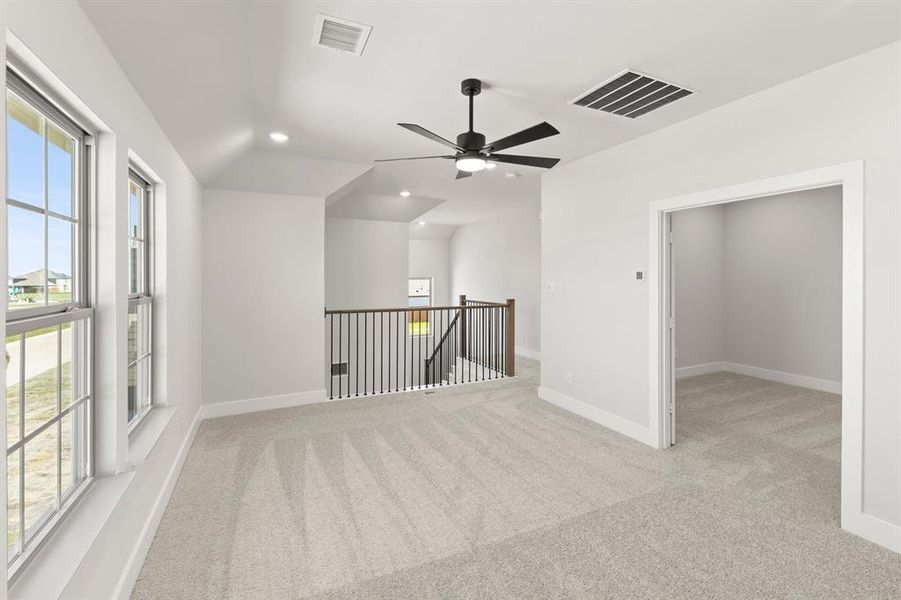 Spacious, unfurnished interior of a new home in Las Lomas, Forney (Image 15). Spacious, unfurnished interior of a new home in Las Lomas, Forney (Image 15).
