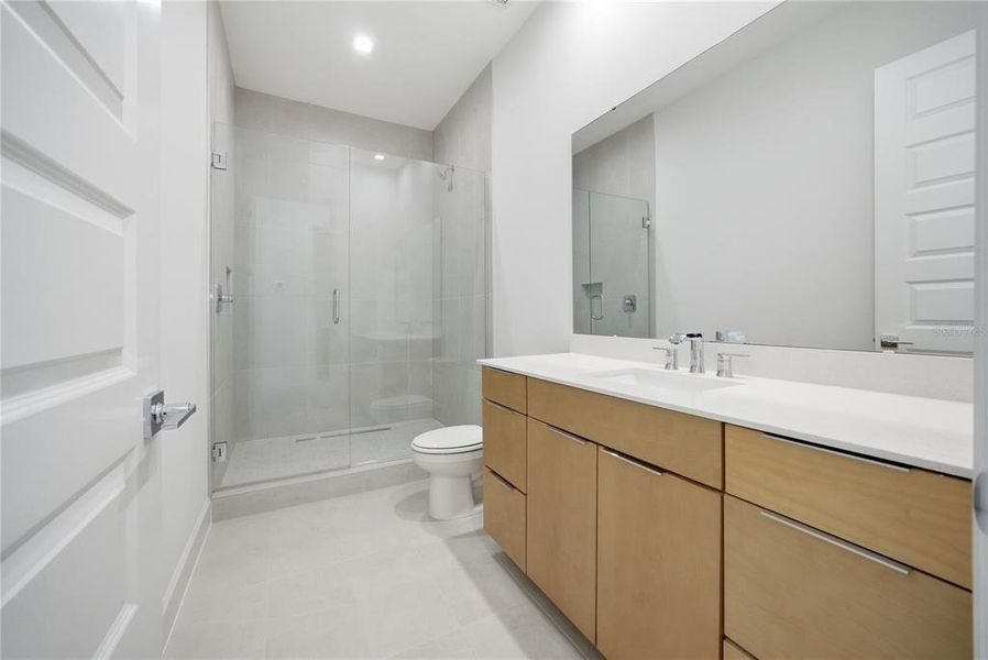 Furnished interior view inside a new home in , Davenport (Image 7).