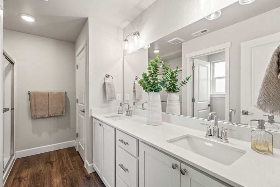 Representative furnished interior of a home built from the Sycamore - IronHorse by MonteVista Homes in IronHorse, Prineville (Image 10).