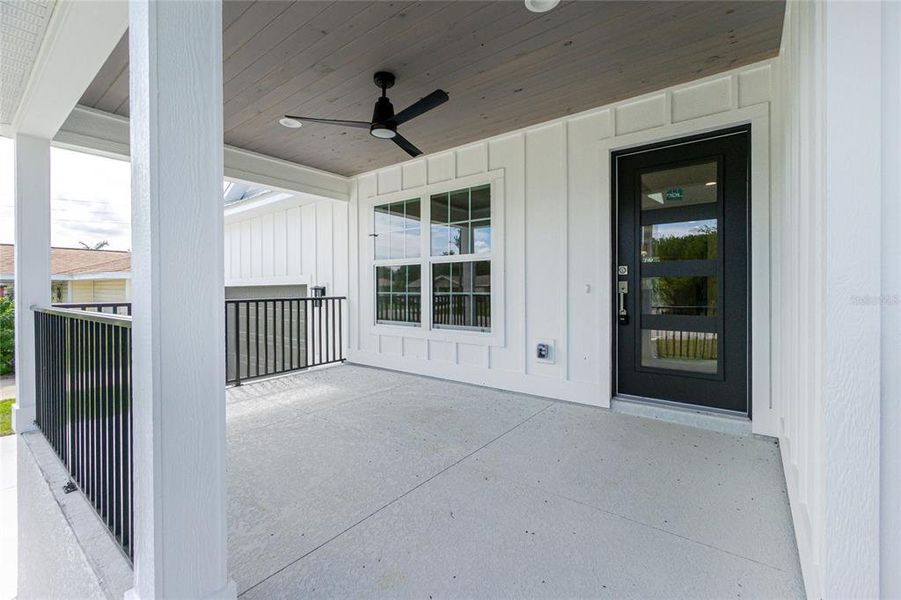 Exterior details and patio area of a home in , Punta Gorda (Image 3).