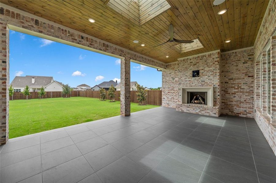 Exterior details and patio area of a home in , McGregor (Image 3).
