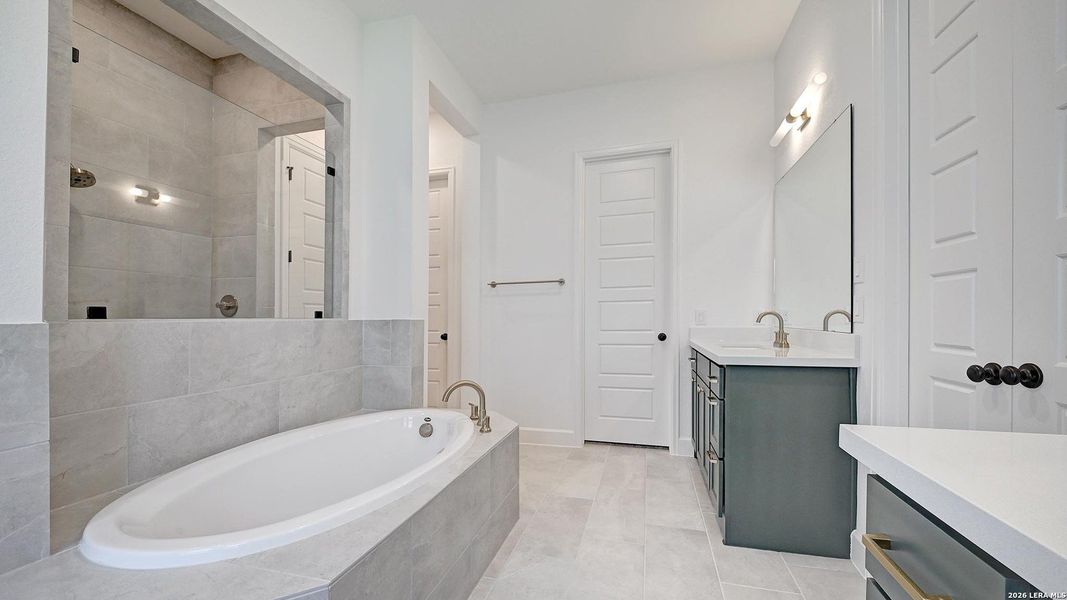 Furnished interior view inside a new home in Esperanza, Boerne (Image 6).