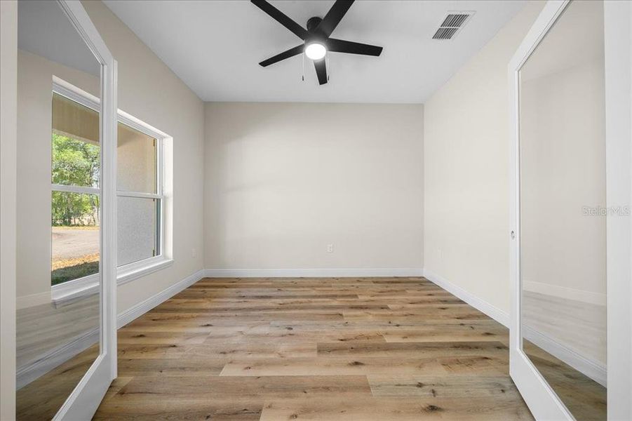 Spacious, unfurnished interior of a new home in , Ocala (Image 23).