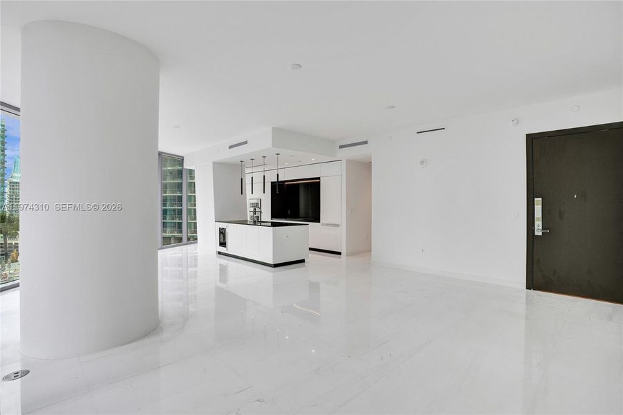 Spacious, unfurnished interior of a new home in , Miami (Image 18).