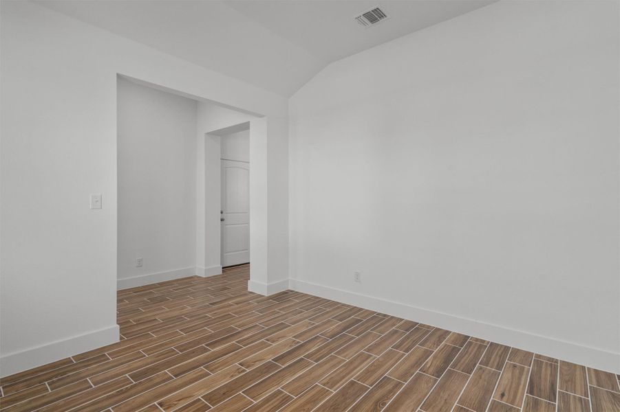 Spacious, unfurnished interior of a new home in Enclave at Cele, Pflugerville (Image 24). Spacious, unfurnished interior of a new home in Enclave at Cele, Pflugerville (Image 24).