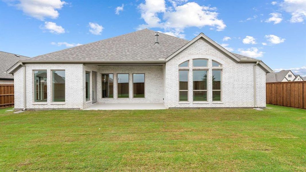 Exterior details and patio area of a home in Myrtle Creek 60', Waxahachie (Image 3).