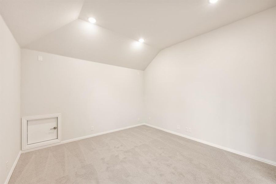 Spacious, unfurnished interior of a new home in Addison Hills, Cedar Hill (Image 29).