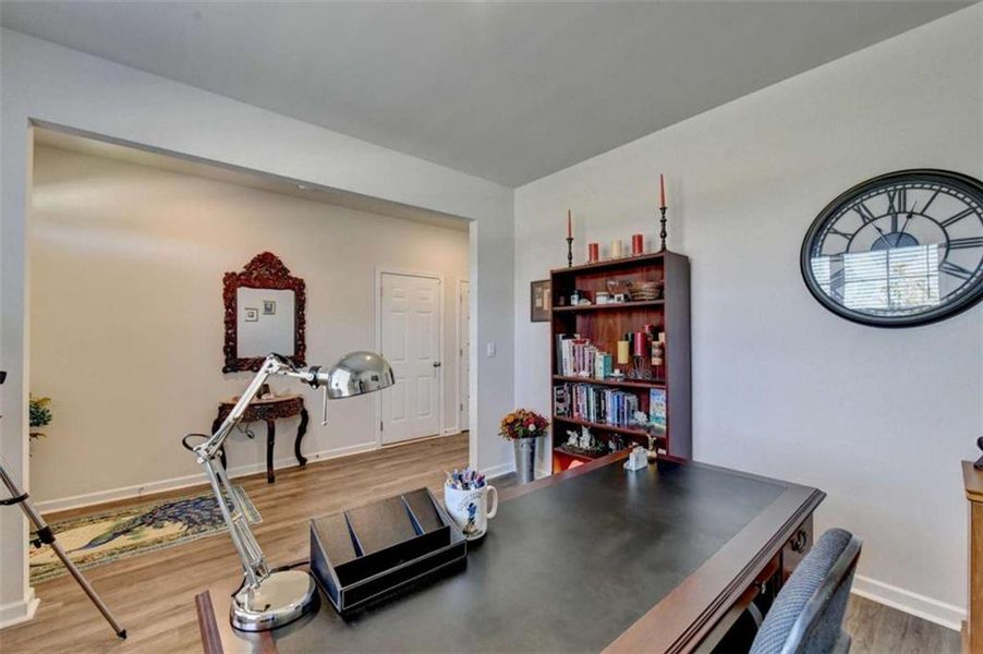 Furnished interior view inside a new home in Twin Lakes, Hoschton (Image 10).