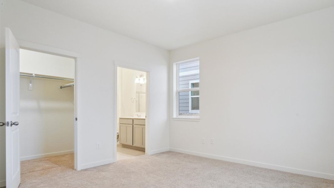 Spacious, unfurnished interior of a new home in Silver Peaks, Lochbuie (Image 14). Spacious, unfurnished interior of a new home in Silver Peaks, Lochbuie (Image 14).