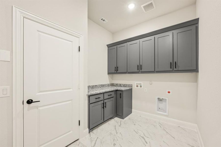 Furnished interior view inside a new home in Rockwood 65, Mansfield (Image 17).