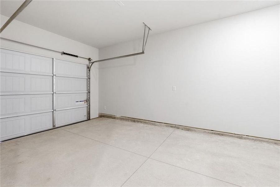 Spacious, unfurnished interior of a new home in Carolina, Palmetto (Image 18).