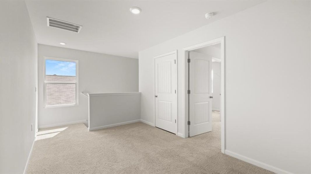 Spacious, unfurnished interior of a new home in Oconee Overlook, Gainesville (Image 32).