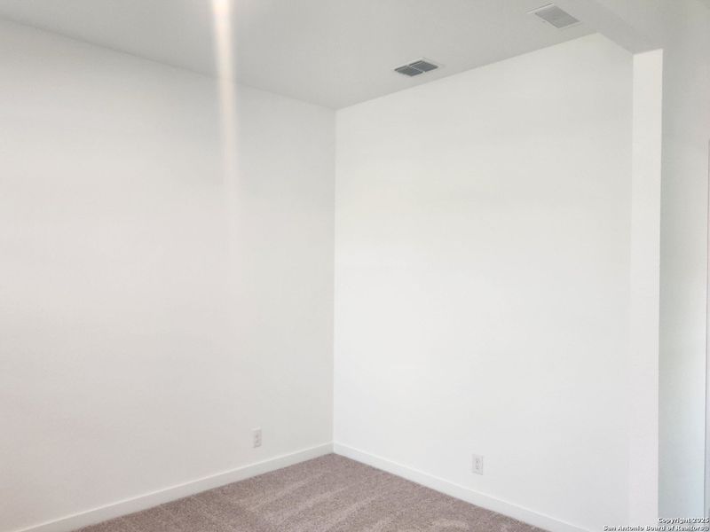 Spacious, unfurnished interior of a new home in Arcadia Ridge, San Antonio (Image 23).