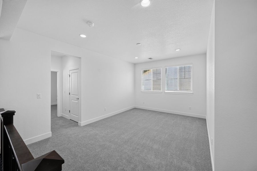 Spacious, unfurnished interior of a new home in Macanta, Castle Rock (Image 25). Spacious, unfurnished interior of a new home in Macanta, Castle Rock (Image 25).
