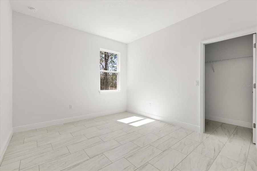 Spacious, unfurnished interior of a new home in , Citrus Springs (Image 28).