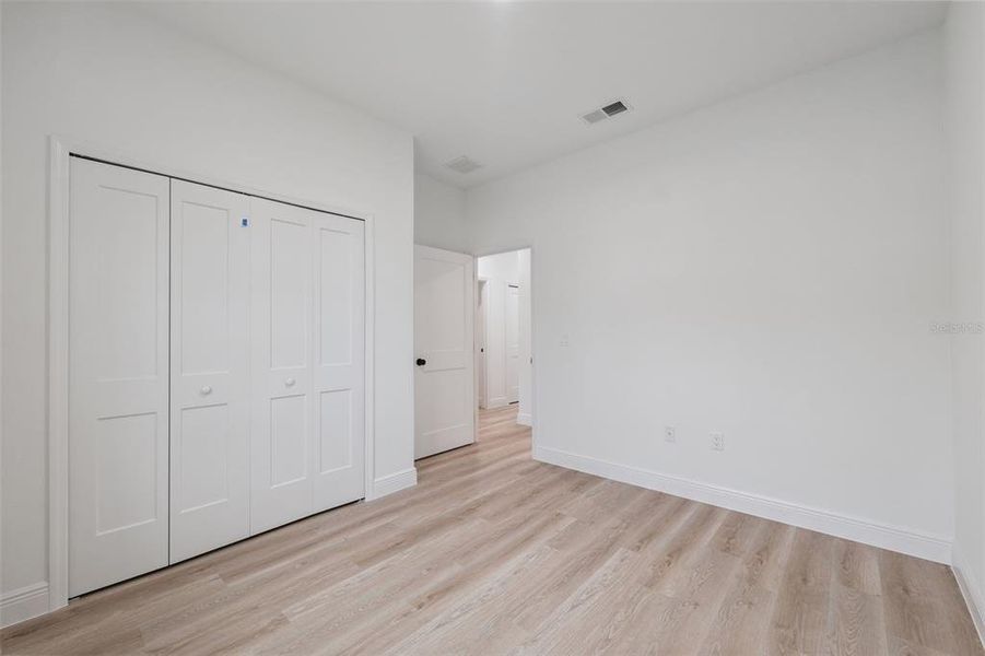 Spacious, unfurnished interior of a new home in , Ocala (Image 31).