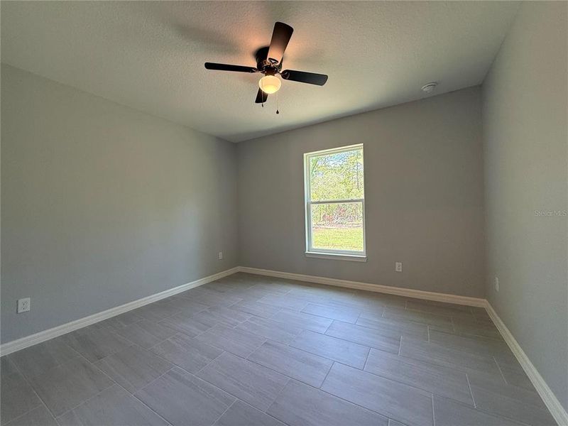 Spacious, unfurnished interior of a new home in , Ocala (Image 13).