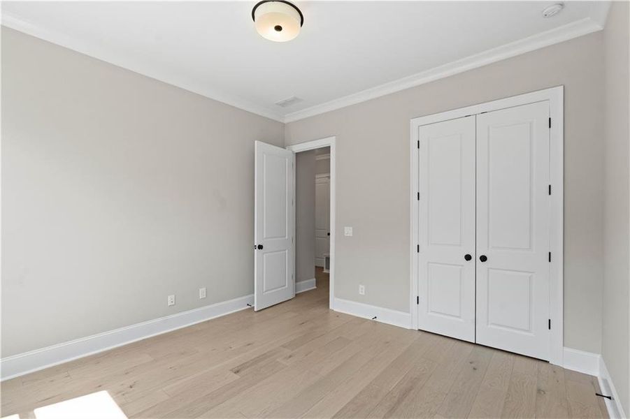 Spacious, unfurnished interior of a new home in Bellwyn, Johns Creek (Image 38).