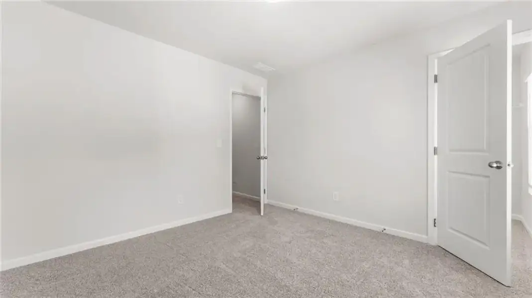 Spacious, unfurnished interior of a new home in Owen Preserve, Canton (Image 15).
